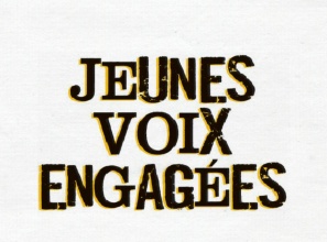 Jeunes voix engagés - grandes lettres foncées, de tailles discordantes. Tiré du vidéo.