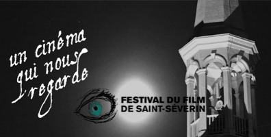 Affichette sur fond de nuit sombre : la lune semble être la seule lumière, qui éclaire un clocher blanc. « Un cinéma qui nous regarde ».  Le logo du Festival est superposé sur la lune, soit dessin d'un oeil féminin turquoise.