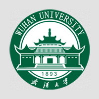 Logo : Wuhan University. Un palais de style chinois antique, vert forêt. « 1893 »