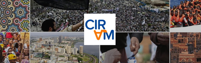Bannière du CIRAM : le A est inversé et orange. Mosaïque de huit photos de ville, de foules, de réfugiés.