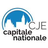 Logo « CJE capitale nationale ». Silhouette du Château Frontenac et d'une église, couleur bleu ciel foncé.