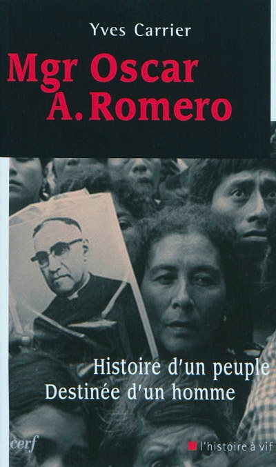 Page couverture: sur fonds noir, on voit une photo [noir-blanc] de gens du Salvador manifestant avec une image de M. Romero en main. On voit bien leurs visages, tantôt sérieux ou tristes.