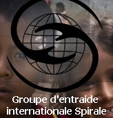 logo : deux traits ressemblant à des mains s'étirent pour se rejoindre, formant un S, sur un globe terrestre. En fonds, on voit la photo de deux visages d'enfants latino-américain souriants.