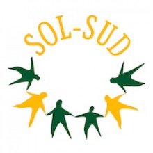 Logo : SOL-SUD. Dessous, six bonhommes vert et jaune se tenant par la main.