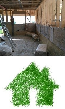 Photo de l'intérieur d'une future maison en construction, donc structure de bois en 2 par 4 (pouces). Dessous, dessin simple d'une maison de gazon vert intense.