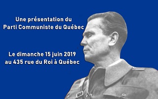 Affichette sur fond bleu foncé : portrait noir et blanc d'un homme vu de profil portant un uniforme militaire, c'est-à-dire Josip Broz Tito en 1942.