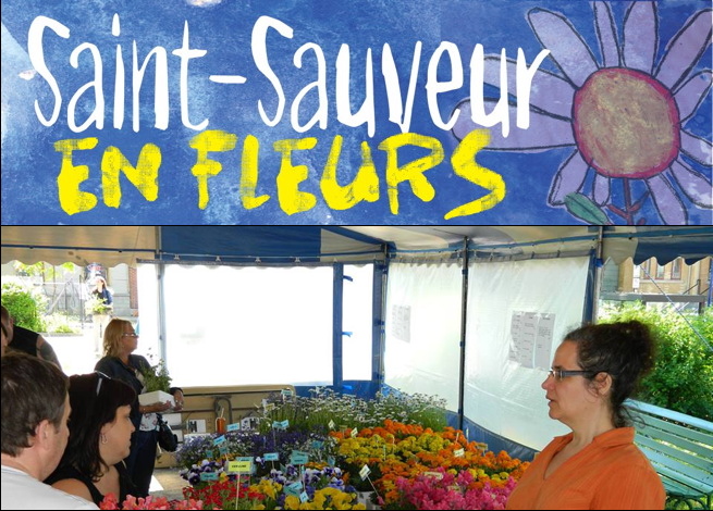 Bannière et photo : sur fond bleu-mauve, dessin enfantin d'une fleur au coeur jaune-orange. Saint-Sauveur EN FLEURS. Photo de tables couvertes de fleurs sous un chapiteau. Véronique Salmon répond à des questions des trois personnes.