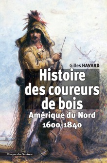 Page couverture du livre : dessin d'un homme vêtu d'un chapeau de fourrure, un manteau de cuir, pantalons poilus, devant un gros castor mort.