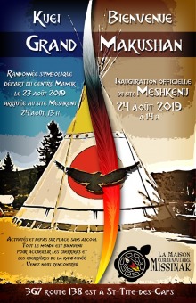 Affiche : photo d'un tipi, peinture d'un grand oiseau noir aux ailes déployées, sur cercle rouge. Logo de la Maison Missinak (dos noir de tortue, avec une plume à quatre « couleurs »: blanc, noir, rouge, jaune).